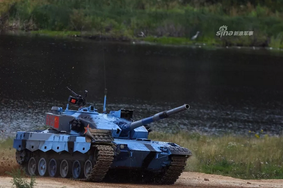 “坦克兩項(xiàng)”半決賽中國(guó)小組奪魁，“海上登陸”接力賽暫居第一